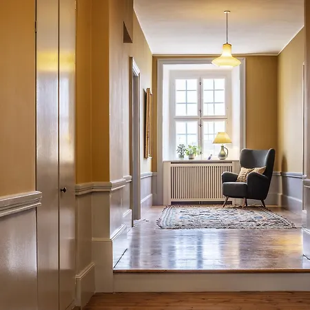Kanalhuset - *