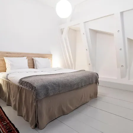 Kanalhuset - *
