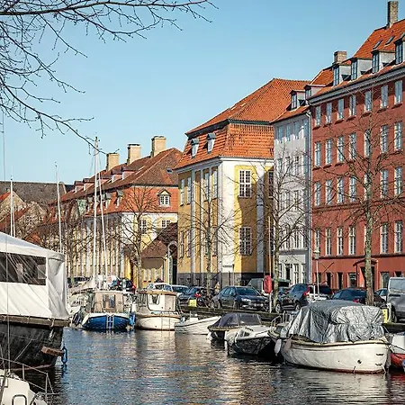 Kanalhuset - *